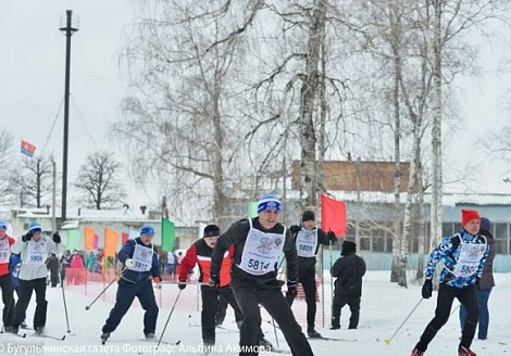 Зимний спортивный сезон стартовал в Бугульме с лыжных гонок