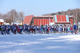Более 700 человек вышли на дистанцию на казанском лыжном марафоне